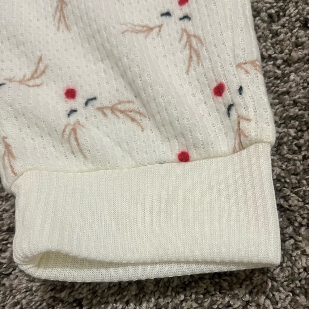 Falls Creek Women’s Reindeer Face Pajama Set - Picture 4 of 7